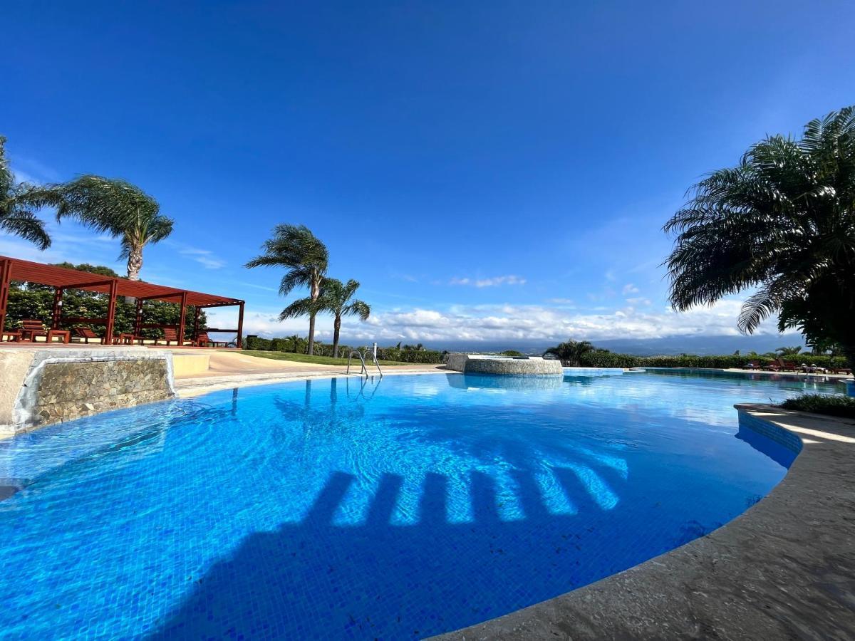 Cr Mariposa Rentals Comfortable Penthouse, Ac, Pool, Gym, Tennis Santa Ana  Exterior photo